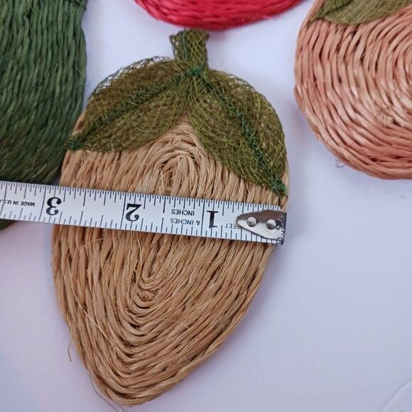 Vintage 4pcs Wicker Fruit Coasters - Picture 3 of 10